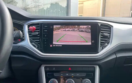 Volkswagen T-Roc I, 2022 год, 1 737 010 рублей, 19 фотография