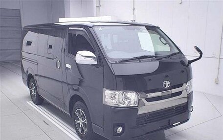Toyota HiAce H200, 2018 год, 3 700 000 рублей, 1 фотография