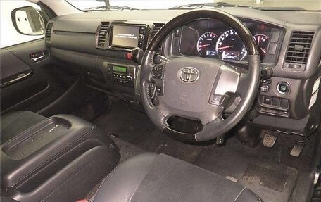 Toyota HiAce H200, 2018 год, 3 700 000 рублей, 3 фотография