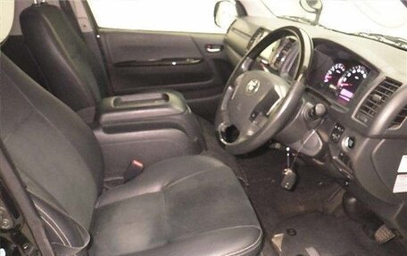 Toyota HiAce H200, 2018 год, 3 700 000 рублей, 5 фотография