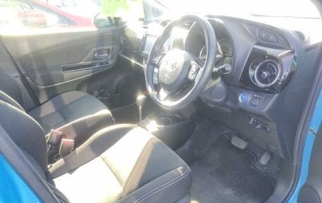 Toyota Vitz, 2020 год, 1 055 000 рублей, 5 фотография