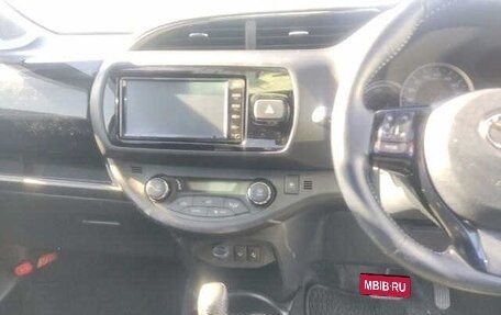 Toyota Vitz, 2020 год, 1 055 000 рублей, 6 фотография