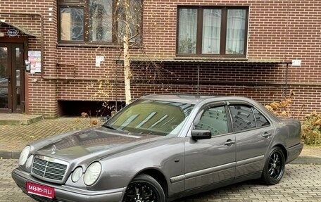 Mercedes-Benz E-Класс, 1996 год, 425 000 рублей, 1 фотография