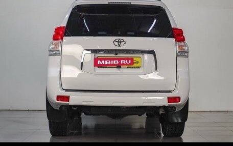 Toyota Land Cruiser Prado 150 рестайлинг 2, 2013 год, 3 300 000 рублей, 4 фотография