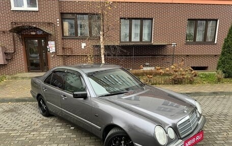 Mercedes-Benz E-Класс, 1996 год, 425 000 рублей, 2 фотография