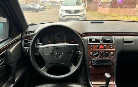 Mercedes-Benz E-Класс, 1996 год, 425 000 рублей, 17 фотография