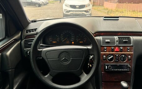 Mercedes-Benz E-Класс, 1996 год, 425 000 рублей, 18 фотография