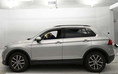 Volkswagen Tiguan II, 2017 год, 1 430 000 рублей, 2 фотография