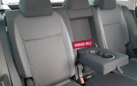 Volkswagen Tiguan II, 2017 год, 1 430 000 рублей, 7 фотография