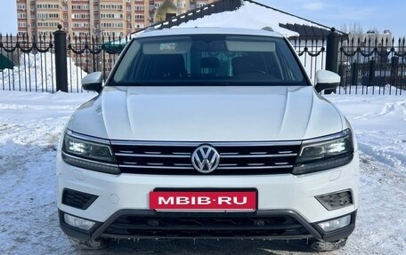 Volkswagen Tiguan II, 2016 год, 2 150 000 рублей, 3 фотография