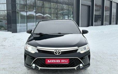 Toyota Camry, 2017 год, 2 320 000 рублей, 2 фотография