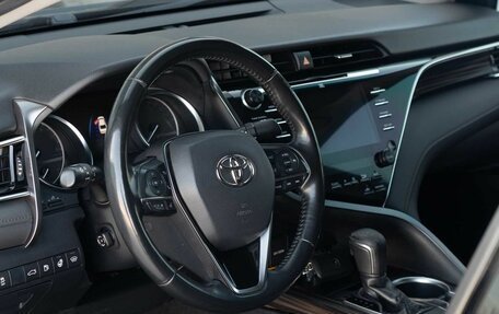 Toyota Camry, 2018 год, 2 900 000 рублей, 11 фотография