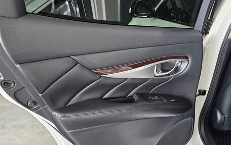 Infiniti Q70 I, 2015 год, 2 899 000 рублей, 26 фотография