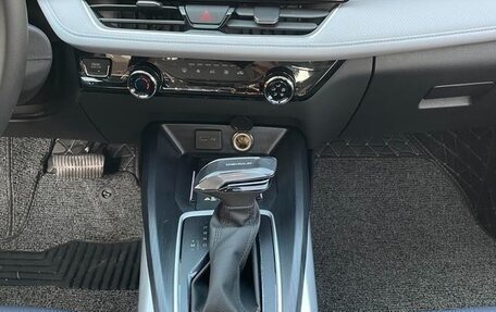 Chevrolet Monza, 2023 год, 1 140 000 рублей, 9 фотография