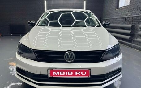 Volkswagen Jetta VI, 2015 год, 1 135 000 рублей, 2 фотография