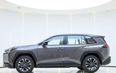 Toyota RAV4, 2025 год, 4 500 000 рублей, 2 фотография