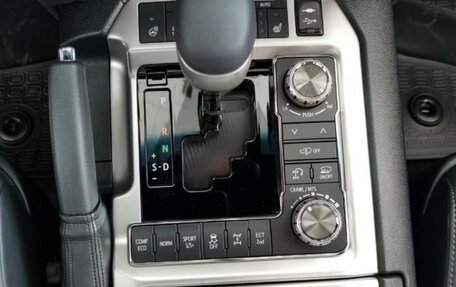 Toyota Land Cruiser 200, 2021 год, 10 000 000 рублей, 5 фотография