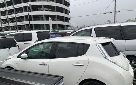 Nissan Leaf I, 2016 год, 1 000 000 рублей, 7 фотография