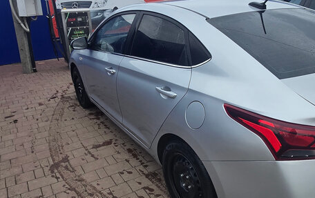 Hyundai Solaris II рестайлинг, 2021 год, 1 500 000 рублей, 8 фотография
