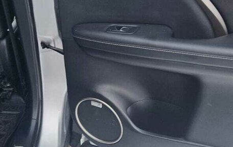 Lexus RX IV рестайлинг, 2016 год, 3 400 000 рублей, 19 фотография