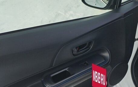 Toyota Aqua I, 2015 год, 1 099 000 рублей, 16 фотография