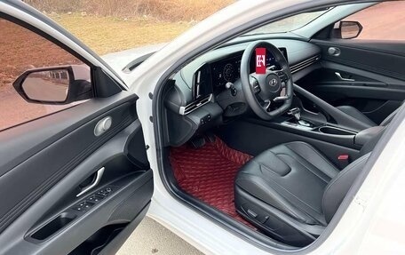 Hyundai Elantra, 2021 год, 1 350 000 рублей, 6 фотография