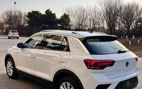 Volkswagen T-Roc I, 2023 год, 1 510 000 рублей, 6 фотография