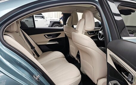 Mercedes-Benz E-Класс, 2025 год, 5 950 000 рублей, 13 фотография