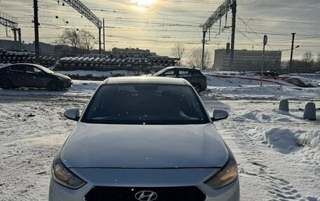 Hyundai Solaris II рестайлинг, 2018 год, 795 000 рублей, 1 фотография