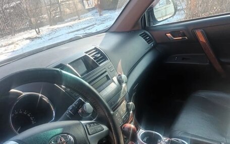 Toyota Highlander III, 2010 год, 1 950 000 рублей, 11 фотография