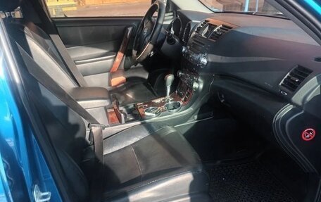 Toyota Highlander III, 2010 год, 1 950 000 рублей, 8 фотография