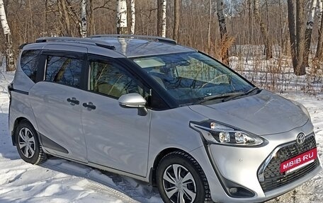 Toyota Sienta II, 2019 год, 1 250 000 рублей, 2 фотография