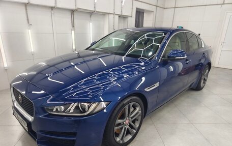 Jaguar XE I рестайлинг, 2016 год, 1 900 000 рублей, 3 фотография