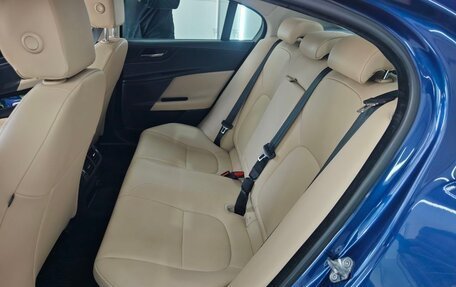 Jaguar XE I рестайлинг, 2016 год, 1 900 000 рублей, 9 фотография