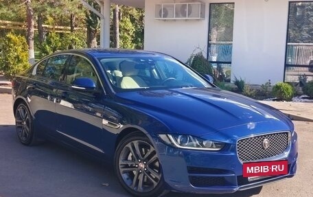 Jaguar XE I рестайлинг, 2016 год, 1 900 000 рублей, 10 фотография