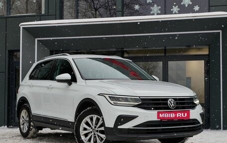 Volkswagen Tiguan II, 2021 год, 3 449 900 рублей, 3 фотография