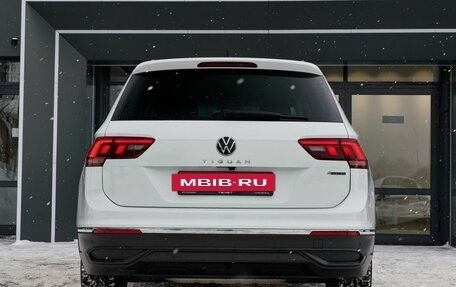 Volkswagen Tiguan II, 2021 год, 3 449 900 рублей, 6 фотография