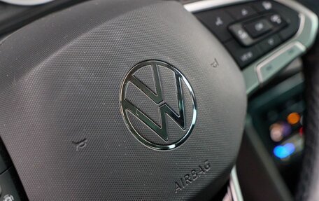 Volkswagen Tiguan II, 2021 год, 3 449 900 рублей, 21 фотография