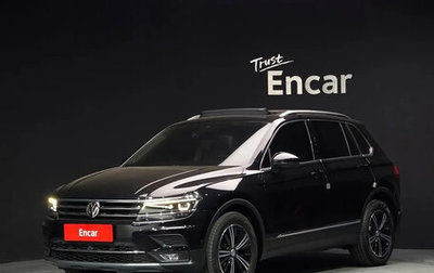 Volkswagen Tiguan II, 2019 год, 2 380 000 рублей, 1 фотография