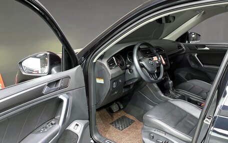 Volkswagen Tiguan II, 2019 год, 2 380 000 рублей, 8 фотография