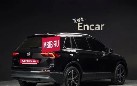 Volkswagen Tiguan II, 2019 год, 2 380 000 рублей, 3 фотография