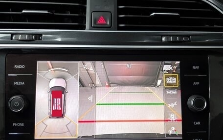 Volkswagen Tiguan II, 2019 год, 2 380 000 рублей, 17 фотография