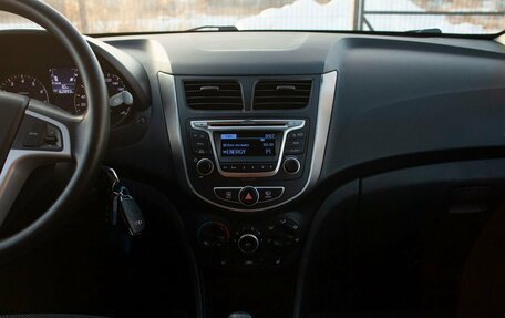 Hyundai Solaris II рестайлинг, 2013 год, 820 000 рублей, 27 фотография