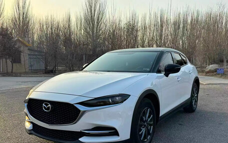 Mazda CX-4, 2022 год, 1 900 000 рублей, 2 фотография