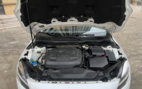 Volvo V40 II рестайлинг, 2019 год, 1 625 000 рублей, 7 фотография