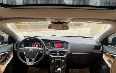 Volvo V40 II рестайлинг, 2019 год, 1 625 000 рублей, 12 фотография