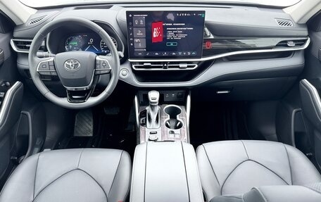 Toyota Highlander, 2025 год, 5 749 000 рублей, 12 фотография