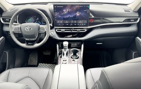 Toyota Highlander, 2025 год, 5 749 000 рублей, 12 фотография