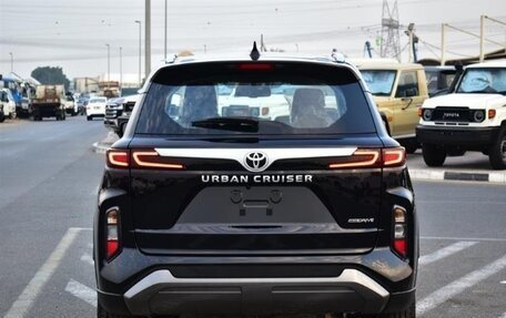 Toyota Urban Cruiser, 2025 год, 2 990 333 рублей, 4 фотография