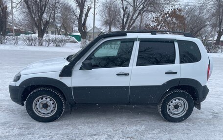 Chevrolet Niva I рестайлинг, 2019 год, 900 000 рублей, 3 фотография